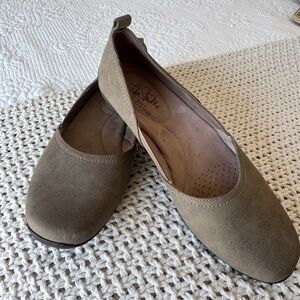 Life Stride Tan Slip-On Flats Versatile Comfort